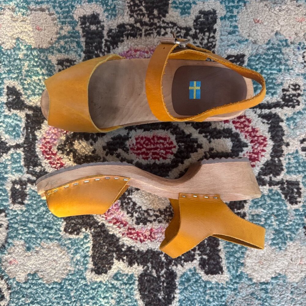 MIA Mustard Yellow Leather Wooden Platform Clogs - Picture 5 of 6